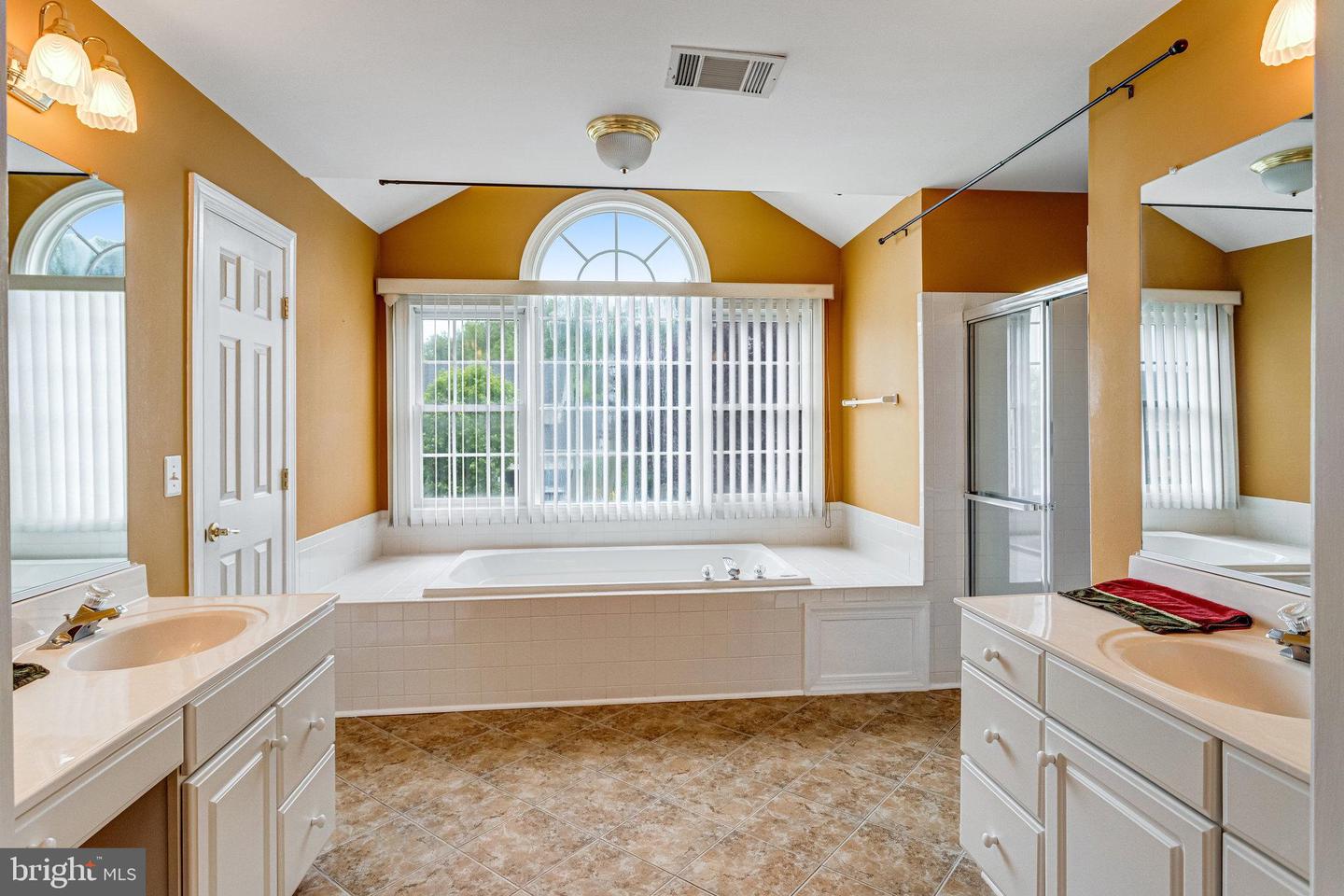 16028 KINGS MOUNTAIN RD, WOODBRIDGE, Virginia 22191, 4 Bedrooms Bedrooms, ,3 BathroomsBathrooms,Residential,For sale,16028 KINGS MOUNTAIN RD,VAPW2094350 MLS # VAPW2094350