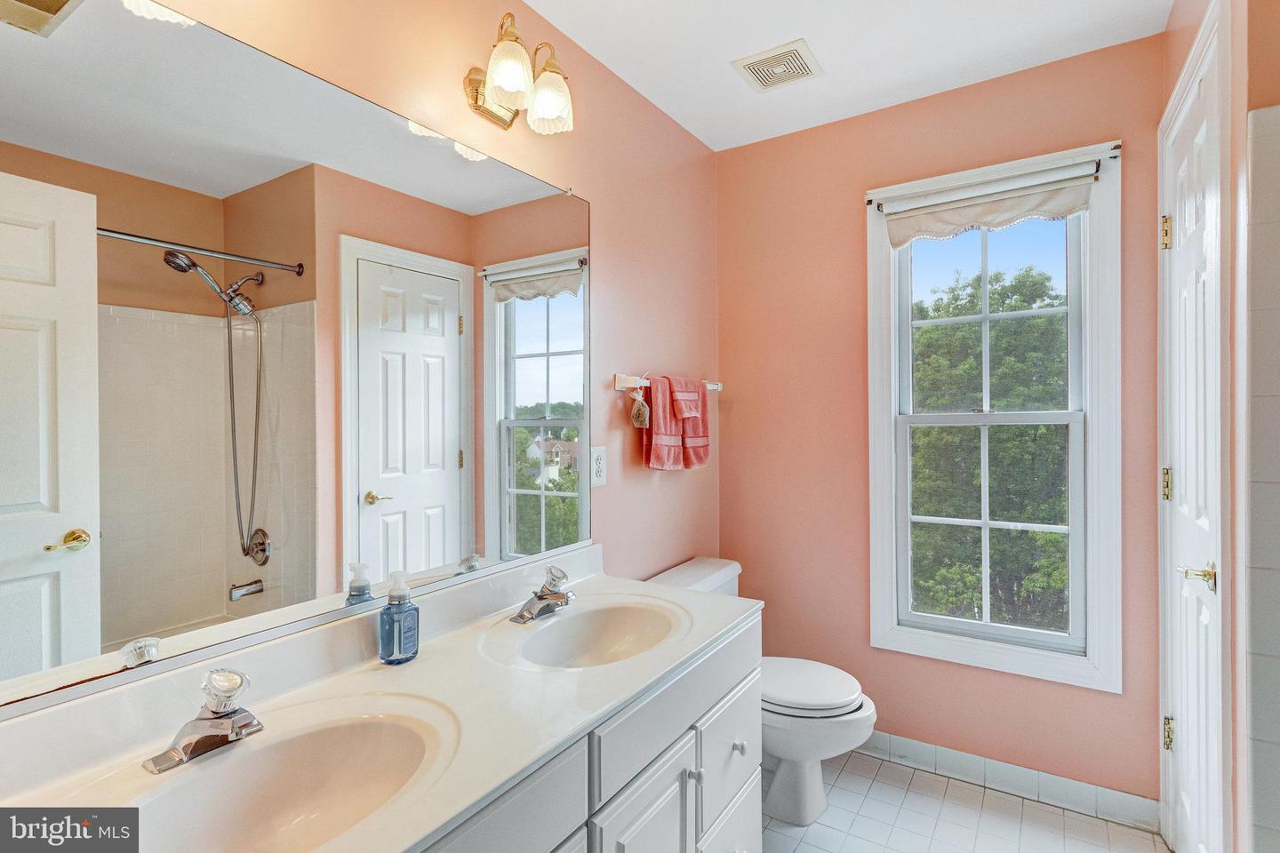 16028 KINGS MOUNTAIN RD, WOODBRIDGE, Virginia 22191, 4 Bedrooms Bedrooms, ,3 BathroomsBathrooms,Residential,For sale,16028 KINGS MOUNTAIN RD,VAPW2094350 MLS # VAPW2094350