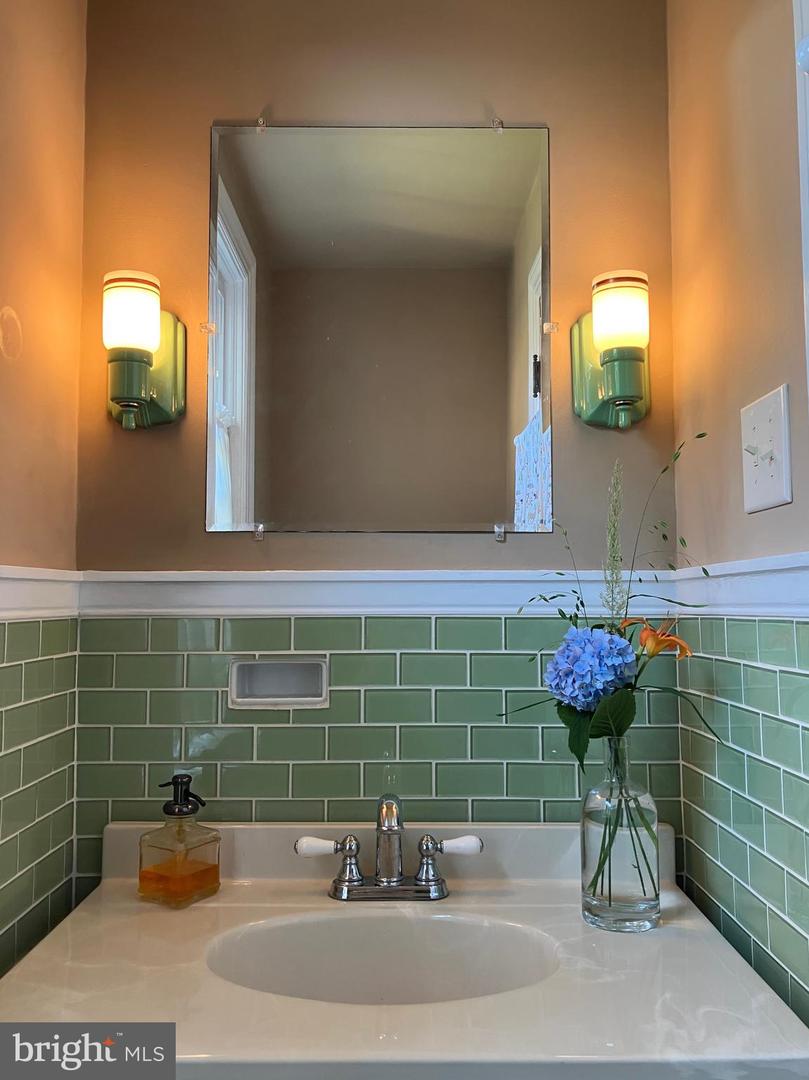 210 W 1ST ST, FRONT ROYAL, Virginia 22630, 4 Bedrooms Bedrooms, ,1 BathroomBathrooms,Residential,For sale,210 W 1ST ST,VAWR2011124 MLS # VAWR2011124
