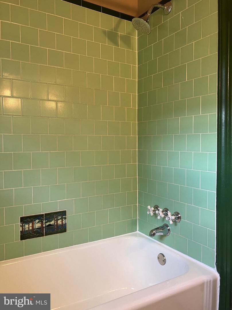 210 W 1ST ST, FRONT ROYAL, Virginia 22630, 4 Bedrooms Bedrooms, ,1 BathroomBathrooms,Residential,For sale,210 W 1ST ST,VAWR2011124 MLS # VAWR2011124