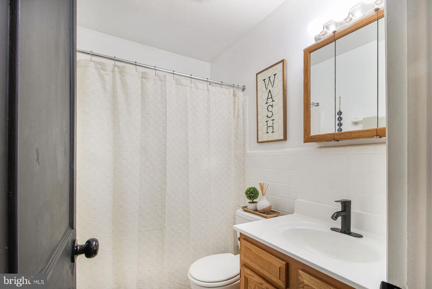 9576 DEER HOLLOW LANE, WARRENTON, Virginia 20186, 2 Bedrooms Bedrooms, ,1 BathroomBathrooms,Residential,For sale,9576 DEER HOLLOW LANE,VAFQ2016528 MLS # VAFQ2016528