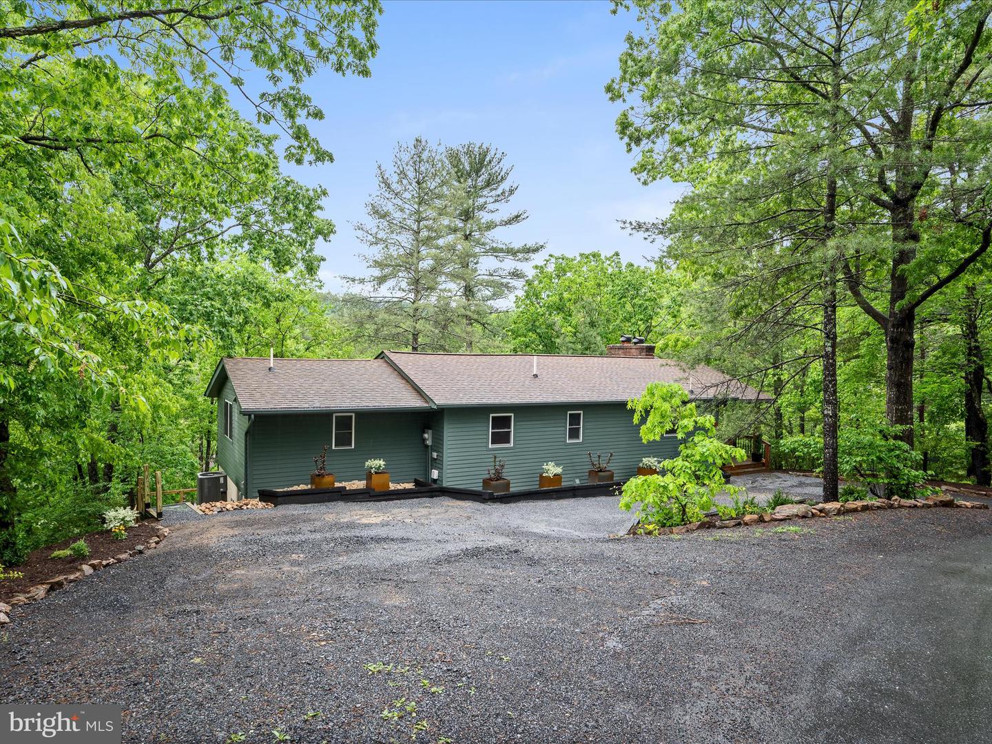 209 HOGAN DR, BASYE, Virginia 22810, 3 Bedrooms Bedrooms, ,3 BathroomsBathrooms,Residential,For sale,209 HOGAN DR,VASH2011386 MLS # VASH2011386