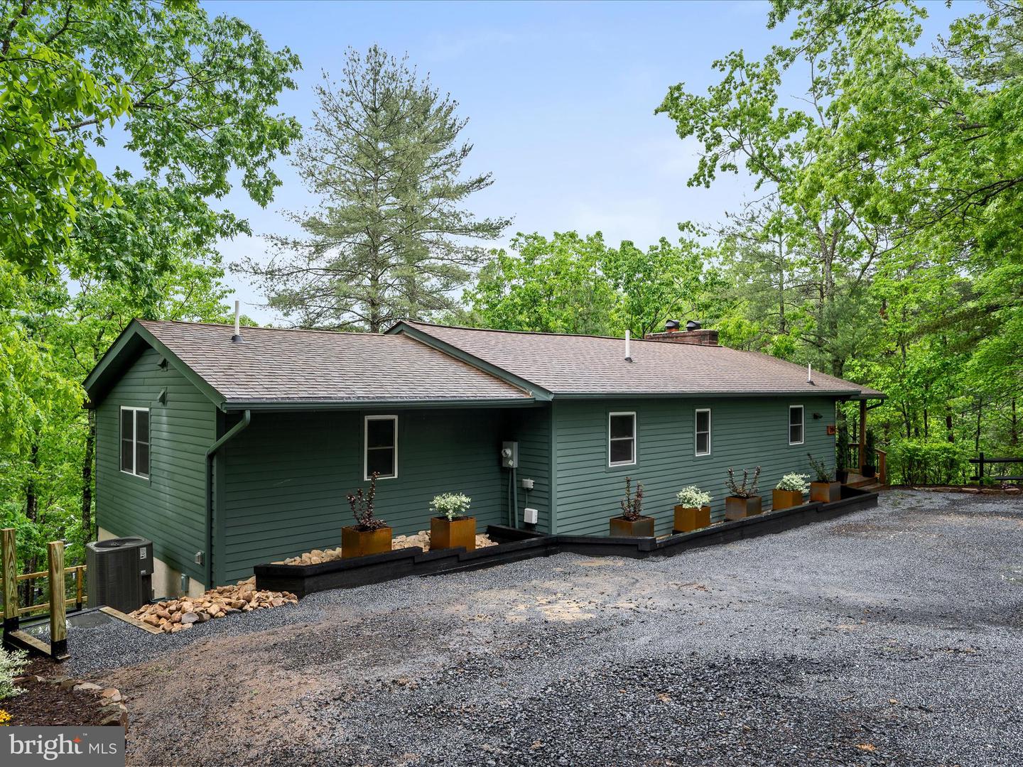 209 HOGAN DR, BASYE, Virginia 22810, 3 Bedrooms Bedrooms, ,3 BathroomsBathrooms,Residential,For sale,209 HOGAN DR,VASH2011386 MLS # VASH2011386
