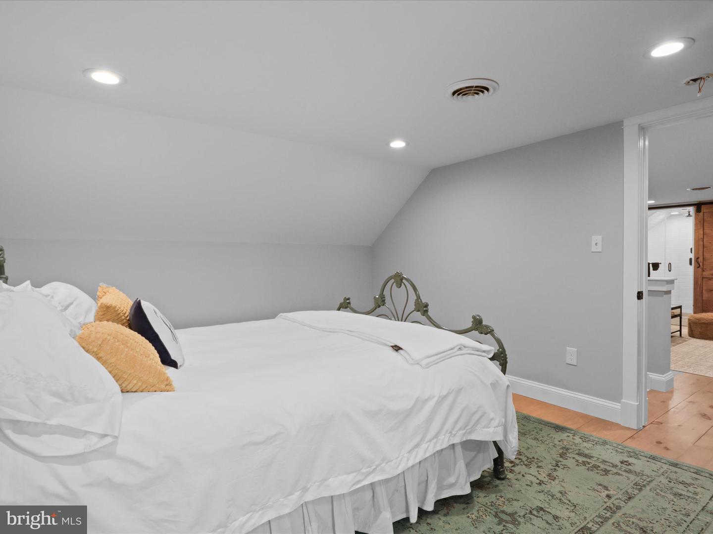 13974 BLAZER LN, LOVETTSVILLE, Virginia 20180, 7 Bedrooms Bedrooms, ,6 BathroomsBathrooms,Residential,For sale,13974 BLAZER LN,VALO2095796 MLS # VALO2095796