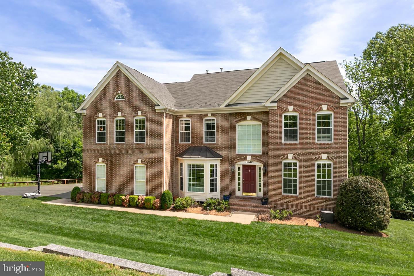 10609 LITTLE RUN FARM CT, VIENNA, Virginia 22182, 5 Bedrooms Bedrooms, ,3 BathroomsBathrooms,Residential,For sale,10609 LITTLE RUN FARM CT,VAFX2239226 MLS # VAFX2239226
