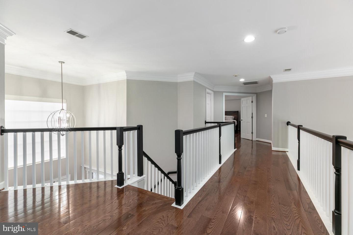 10609 LITTLE RUN FARM CT, VIENNA, Virginia 22182, 5 Bedrooms Bedrooms, ,3 BathroomsBathrooms,Residential,For sale,10609 LITTLE RUN FARM CT,VAFX2239226 MLS # VAFX2239226