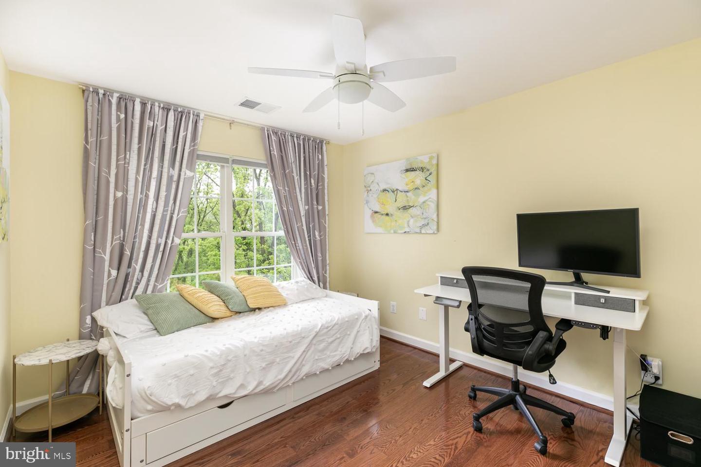 10609 LITTLE RUN FARM CT, VIENNA, Virginia 22182, 5 Bedrooms Bedrooms, ,3 BathroomsBathrooms,Residential,For sale,10609 LITTLE RUN FARM CT,VAFX2239226 MLS # VAFX2239226