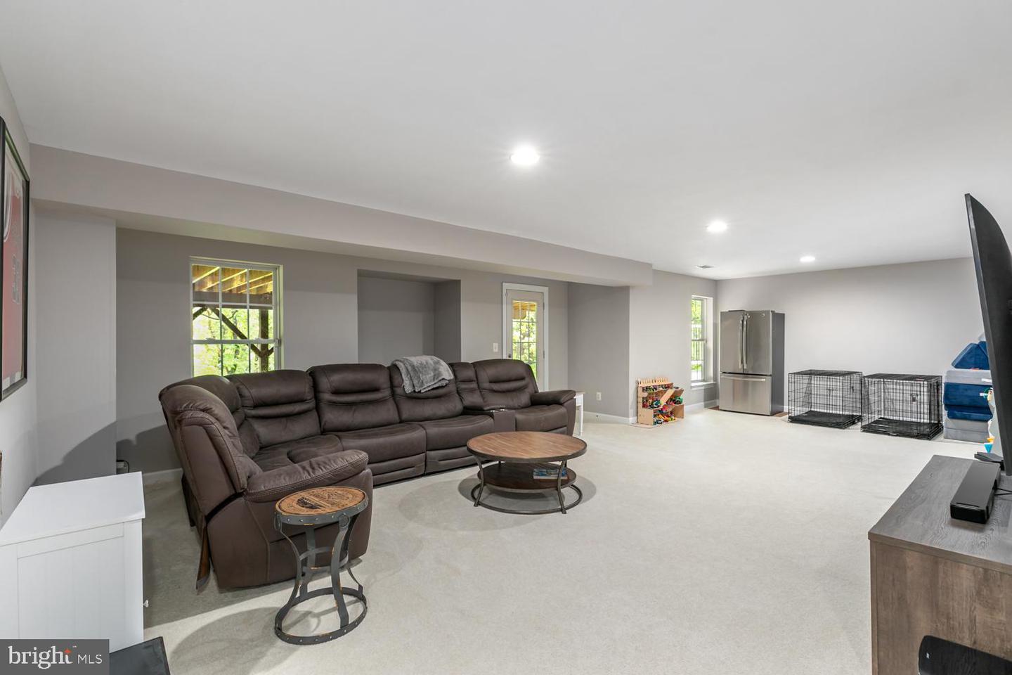 10609 LITTLE RUN FARM CT, VIENNA, Virginia 22182, 5 Bedrooms Bedrooms, ,3 BathroomsBathrooms,Residential,For sale,10609 LITTLE RUN FARM CT,VAFX2239226 MLS # VAFX2239226