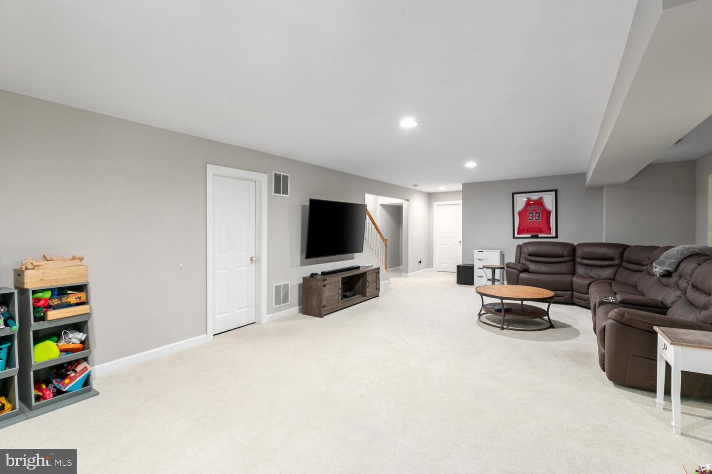 10609 LITTLE RUN FARM CT, VIENNA, Virginia 22182, 5 Bedrooms Bedrooms, ,3 BathroomsBathrooms,Residential,For sale,10609 LITTLE RUN FARM CT,VAFX2239226 MLS # VAFX2239226