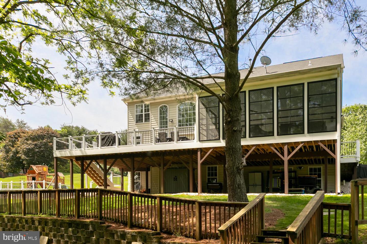 10609 LITTLE RUN FARM CT, VIENNA, Virginia 22182, 5 Bedrooms Bedrooms, ,3 BathroomsBathrooms,Residential,For sale,10609 LITTLE RUN FARM CT,VAFX2239226 MLS # VAFX2239226