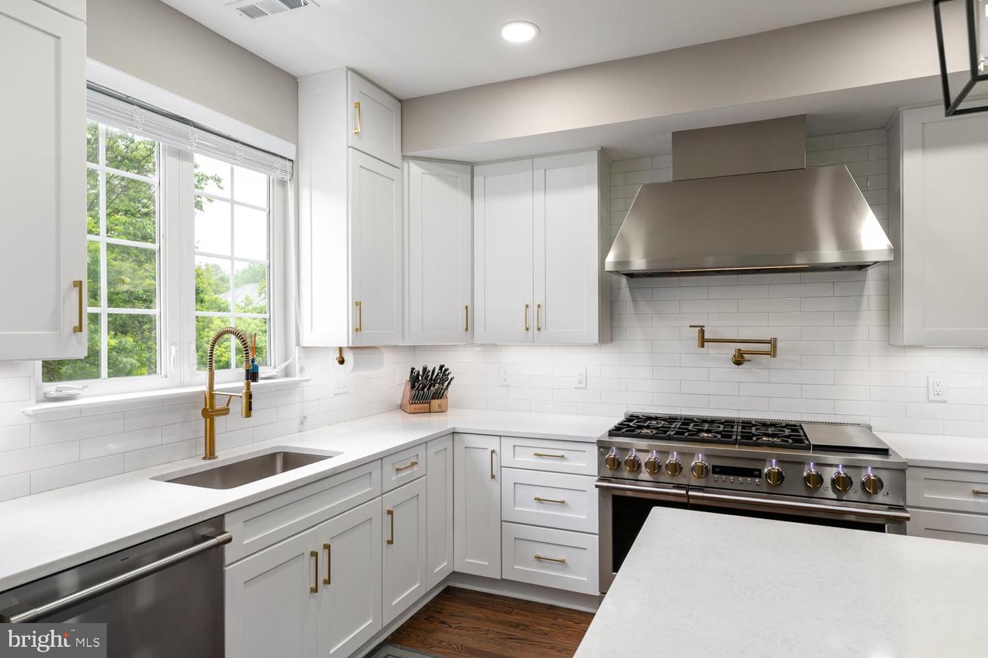 10609 LITTLE RUN FARM CT, VIENNA, Virginia 22182, 5 Bedrooms Bedrooms, ,3 BathroomsBathrooms,Residential,For sale,10609 LITTLE RUN FARM CT,VAFX2239226 MLS # VAFX2239226