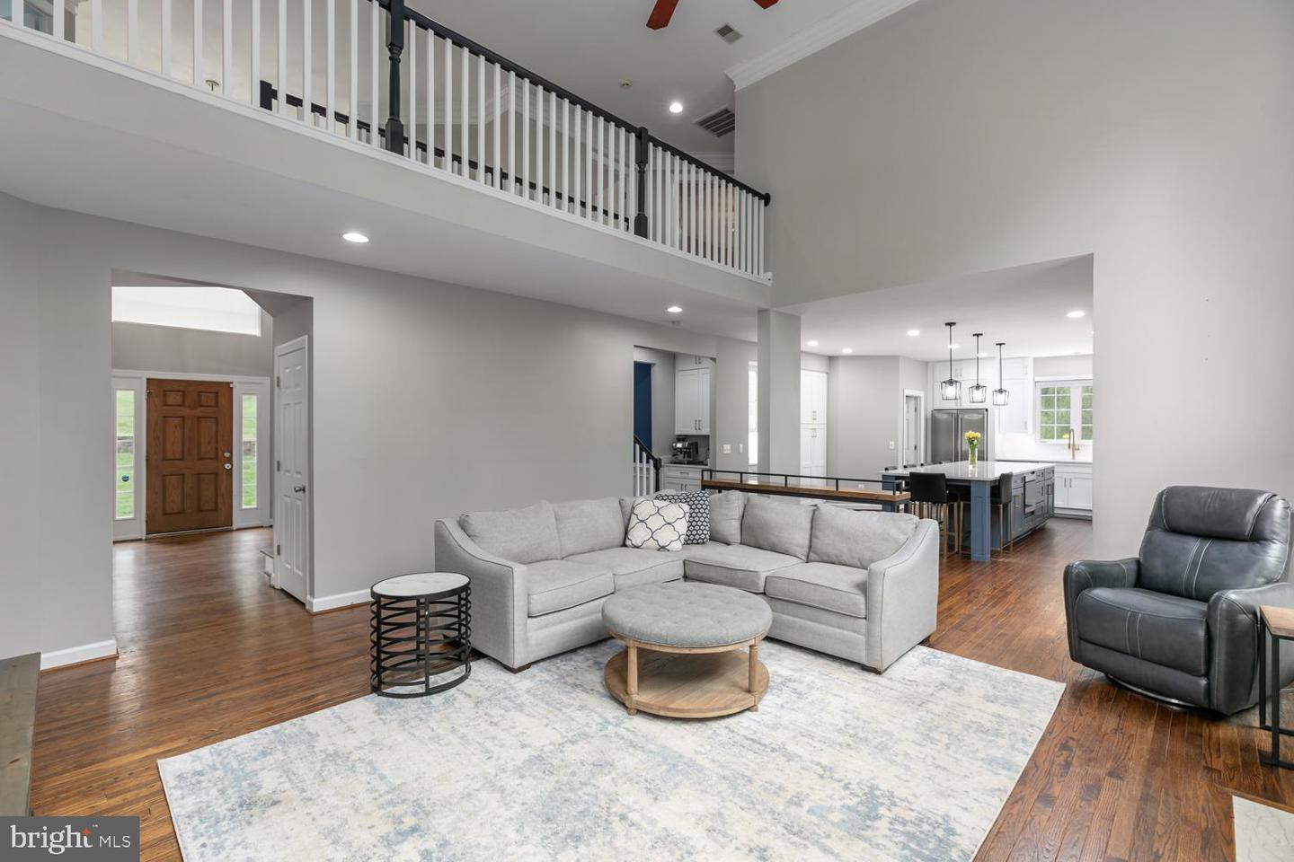 10609 LITTLE RUN FARM CT, VIENNA, Virginia 22182, 5 Bedrooms Bedrooms, ,3 BathroomsBathrooms,Residential,For sale,10609 LITTLE RUN FARM CT,VAFX2239226 MLS # VAFX2239226