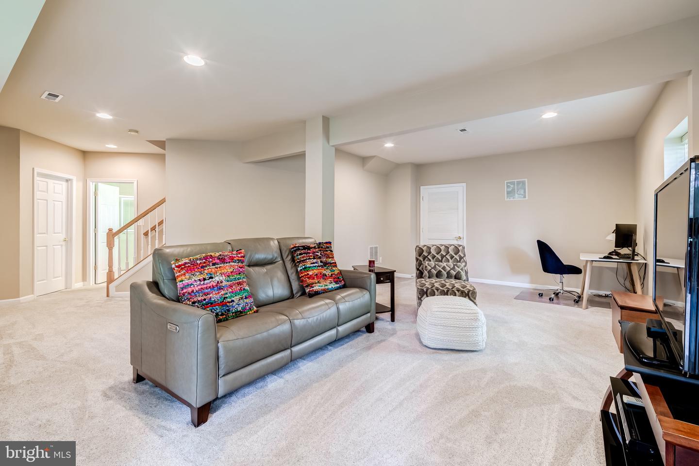 1635 CHICKASAW PL NE, LEESBURG, Virginia 20176, 5 Bedrooms Bedrooms, ,3 BathroomsBathrooms,Residential,For sale,1635 CHICKASAW PL NE,VALO2095806 MLS # VALO2095806