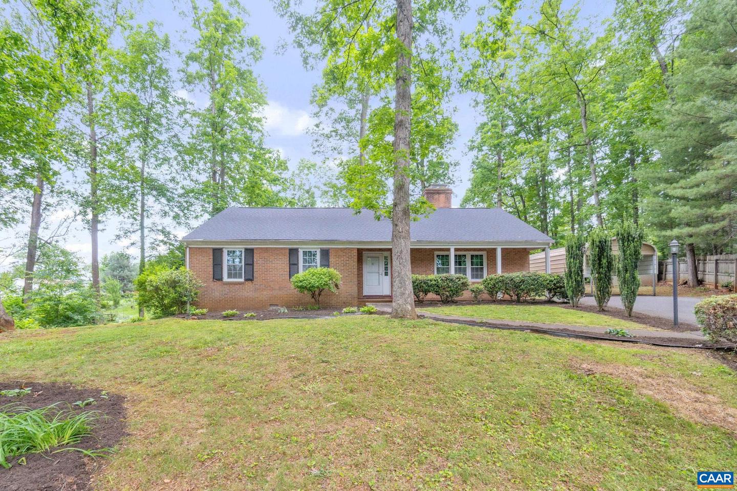 109 INGLEWOOD CT, CHARLOTTESVILLE, Virginia 22901, 3 Bedrooms Bedrooms, ,2 BathroomsBathrooms,Residential,For sale,109 INGLEWOOD CT,664241 MLS # 664241
