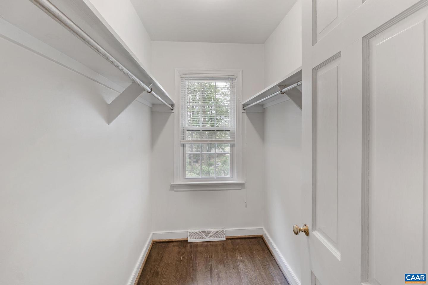 109 INGLEWOOD CT, CHARLOTTESVILLE, Virginia 22901, 3 Bedrooms Bedrooms, ,2 BathroomsBathrooms,Residential,For sale,109 INGLEWOOD CT,664241 MLS # 664241