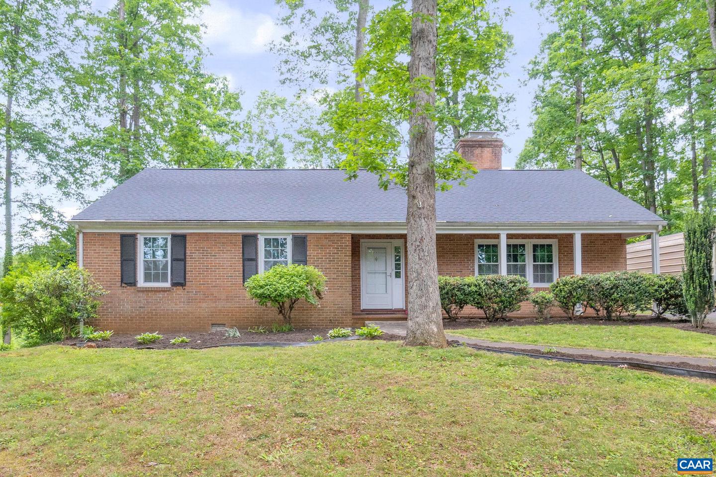 109 INGLEWOOD CT, CHARLOTTESVILLE, Virginia 22901, 3 Bedrooms Bedrooms, ,2 BathroomsBathrooms,Residential,For sale,109 INGLEWOOD CT,664241 MLS # 664241