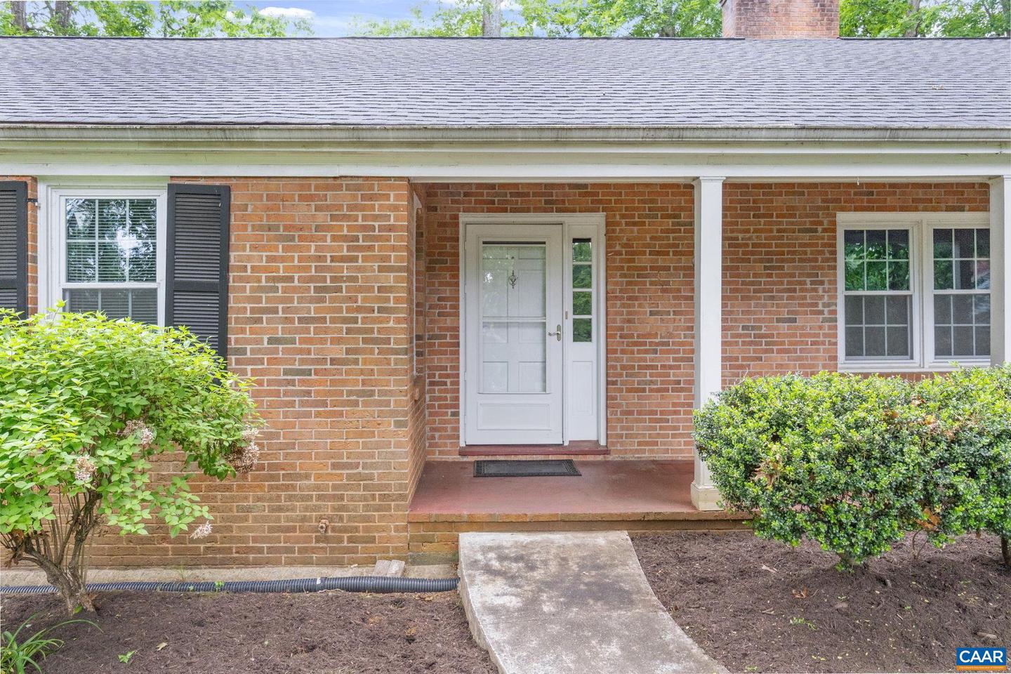 109 INGLEWOOD CT, CHARLOTTESVILLE, Virginia 22901, 3 Bedrooms Bedrooms, ,2 BathroomsBathrooms,Residential,For sale,109 INGLEWOOD CT,664241 MLS # 664241