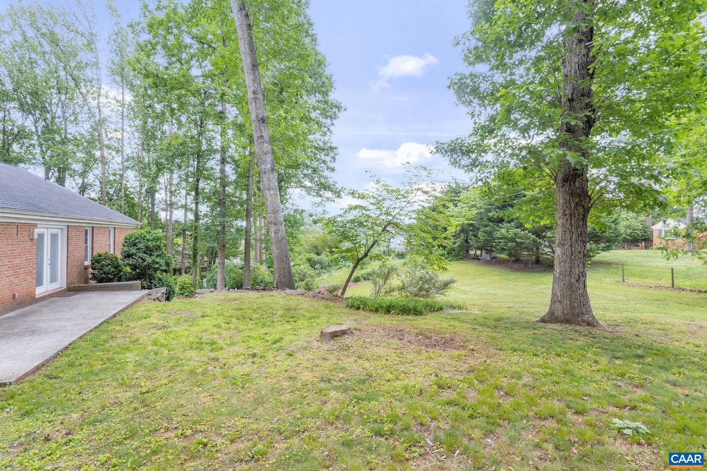 109 INGLEWOOD CT, CHARLOTTESVILLE, Virginia 22901, 3 Bedrooms Bedrooms, ,2 BathroomsBathrooms,Residential,For sale,109 INGLEWOOD CT,664241 MLS # 664241