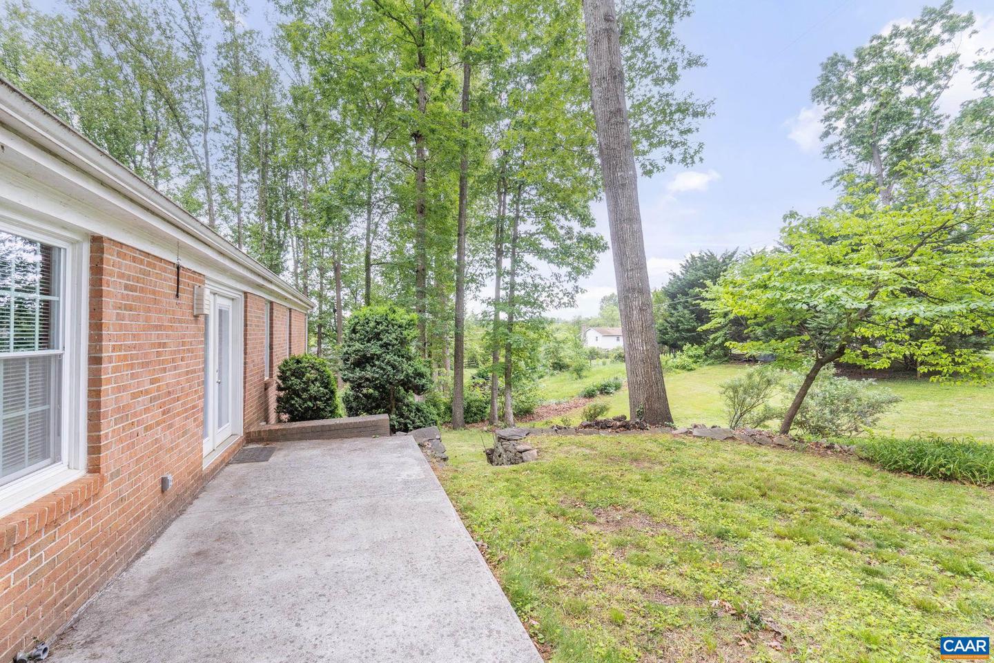 109 INGLEWOOD CT, CHARLOTTESVILLE, Virginia 22901, 3 Bedrooms Bedrooms, ,2 BathroomsBathrooms,Residential,For sale,109 INGLEWOOD CT,664241 MLS # 664241