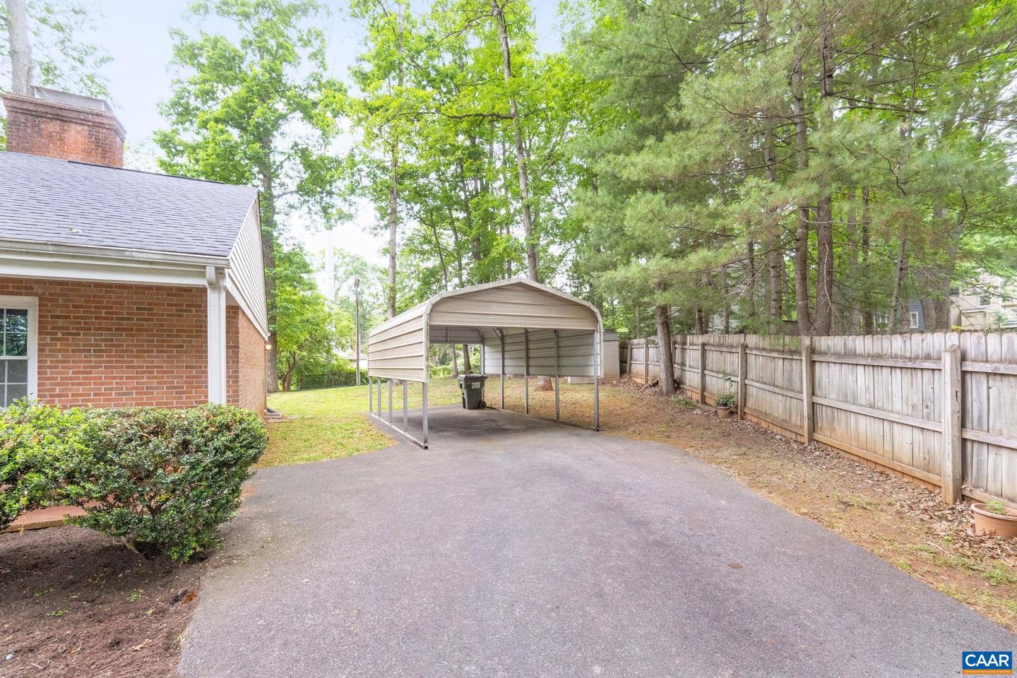 109 INGLEWOOD CT, CHARLOTTESVILLE, Virginia 22901, 3 Bedrooms Bedrooms, ,2 BathroomsBathrooms,Residential,For sale,109 INGLEWOOD CT,664241 MLS # 664241