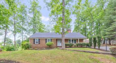 109 INGLEWOOD CT, CHARLOTTESVILLE, Virginia 22901, 3 Bedrooms Bedrooms, ,2 BathroomsBathrooms,Residential,For sale,109 INGLEWOOD CT,664241 MLS # 664241