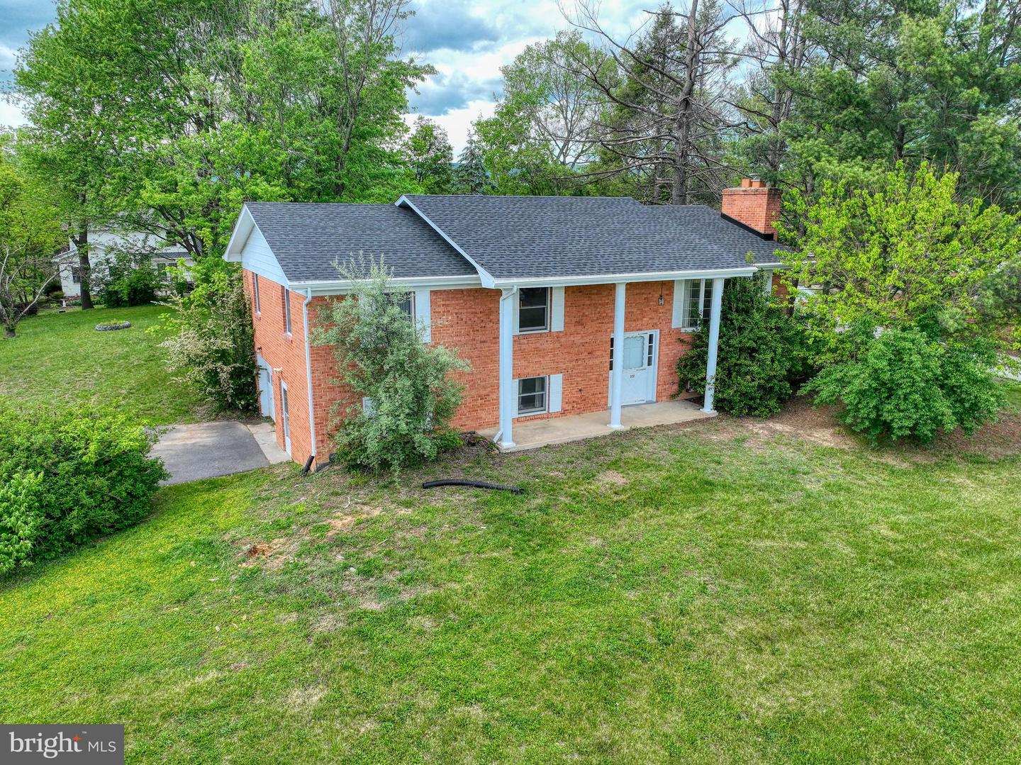 320 DAWN AVE, WOODSTOCK, Virginia 22664, 3 Bedrooms Bedrooms, ,3 BathroomsBathrooms,Residential,For sale,320 DAWN AVE,VASH2011394 MLS # VASH2011394