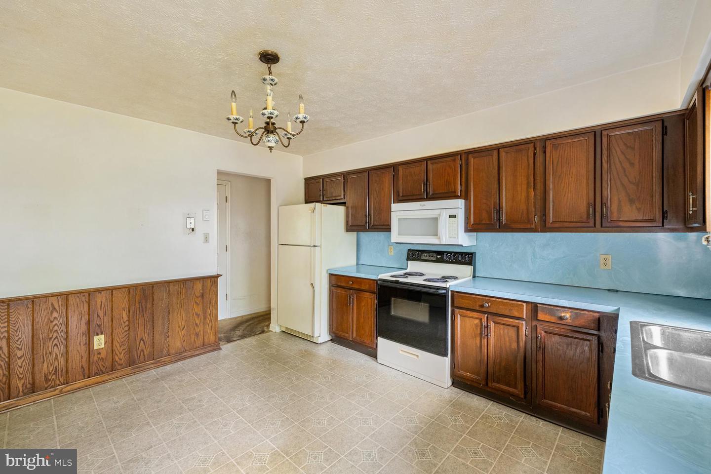 320 DAWN AVE, WOODSTOCK, Virginia 22664, 3 Bedrooms Bedrooms, ,3 BathroomsBathrooms,Residential,For sale,320 DAWN AVE,VASH2011394 MLS # VASH2011394