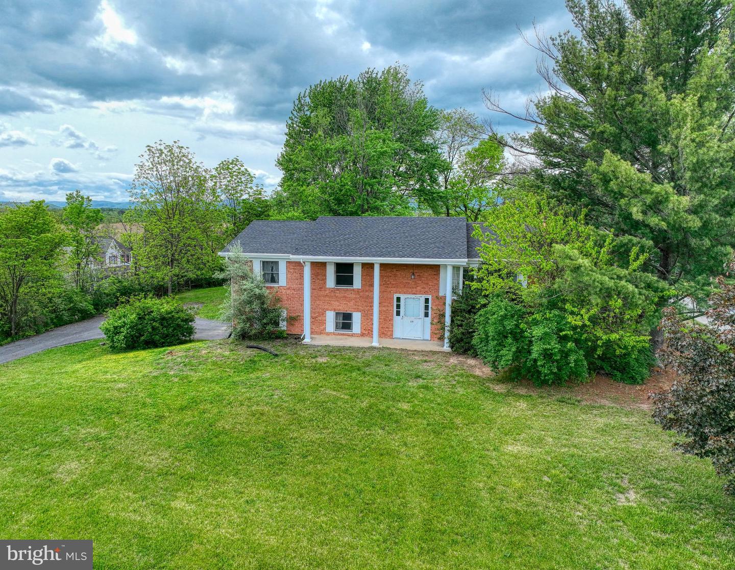 320 DAWN AVE, WOODSTOCK, Virginia 22664, 3 Bedrooms Bedrooms, ,3 BathroomsBathrooms,Residential,For sale,320 DAWN AVE,VASH2011394 MLS # VASH2011394