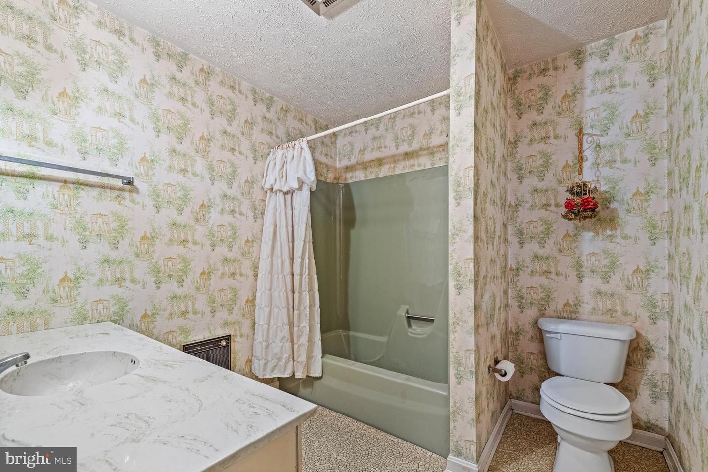 320 DAWN AVE, WOODSTOCK, Virginia 22664, 3 Bedrooms Bedrooms, ,3 BathroomsBathrooms,Residential,For sale,320 DAWN AVE,VASH2011394 MLS # VASH2011394