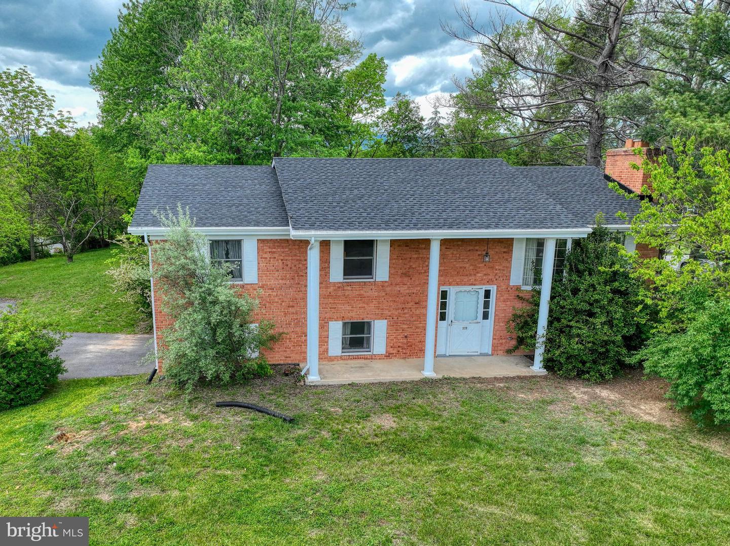 320 DAWN AVE, WOODSTOCK, Virginia 22664, 3 Bedrooms Bedrooms, ,3 BathroomsBathrooms,Residential,For sale,320 DAWN AVE,VASH2011394 MLS # VASH2011394