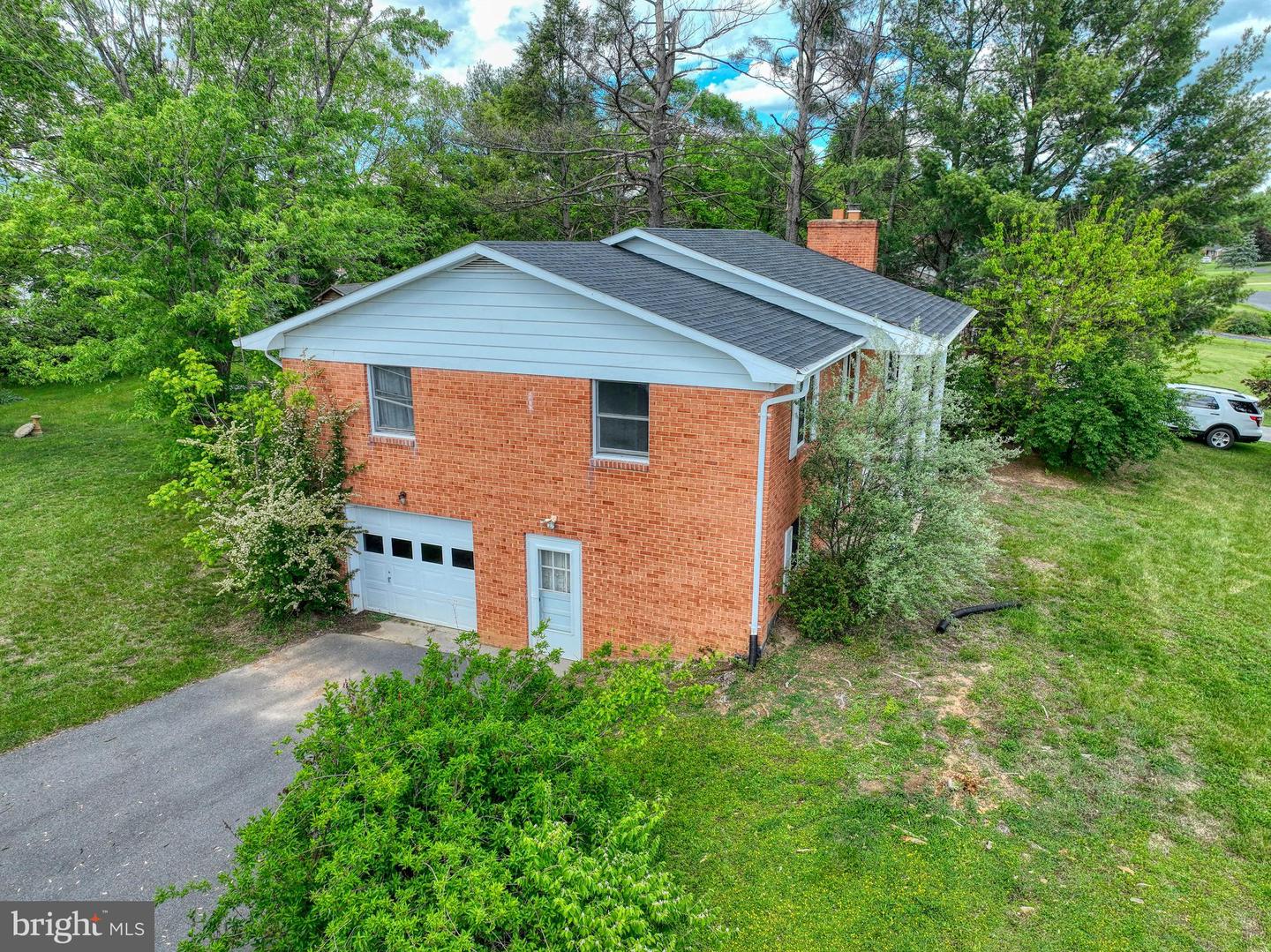 320 DAWN AVE, WOODSTOCK, Virginia 22664, 3 Bedrooms Bedrooms, ,3 BathroomsBathrooms,Residential,For sale,320 DAWN AVE,VASH2011394 MLS # VASH2011394