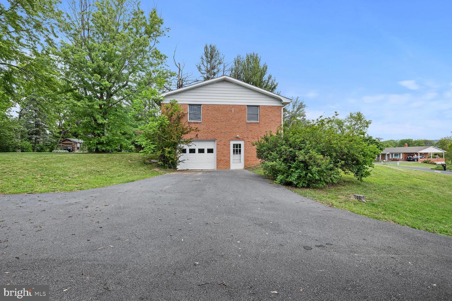 320 DAWN AVE, WOODSTOCK, Virginia 22664, 3 Bedrooms Bedrooms, ,3 BathroomsBathrooms,Residential,For sale,320 DAWN AVE,VASH2011394 MLS # VASH2011394