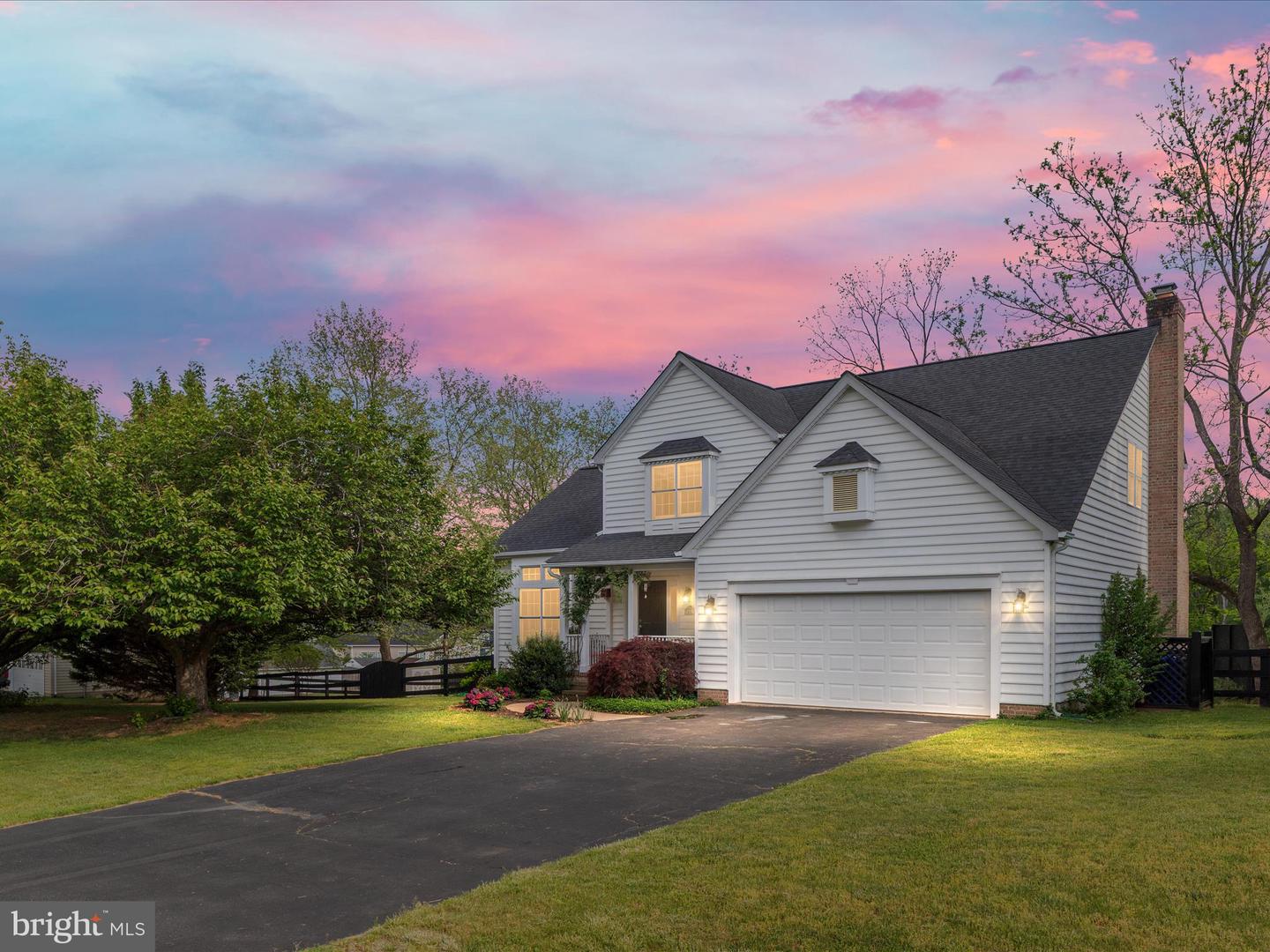 35513 SOURWOOD PL, ROUND HILL, Virginia 20141, 4 Bedrooms Bedrooms, 8 Rooms Rooms,3 BathroomsBathrooms,Residential,For sale,35513 SOURWOOD PL,VALO2095908 MLS # VALO2095908
