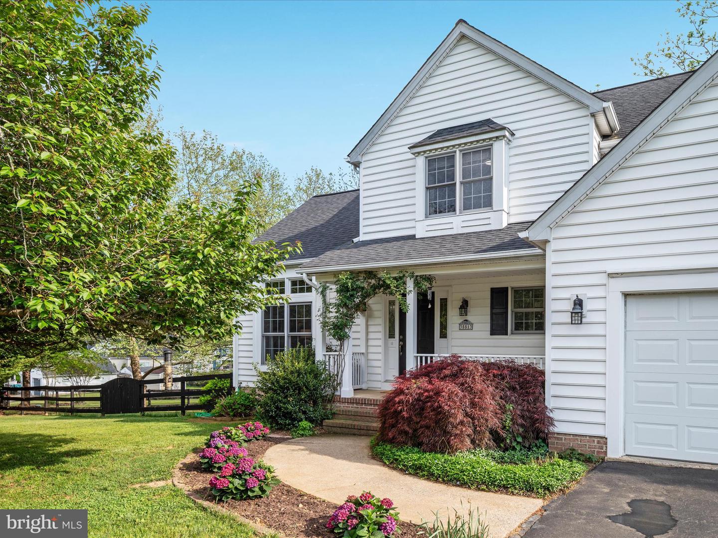 35513 SOURWOOD PL, ROUND HILL, Virginia 20141, 4 Bedrooms Bedrooms, 8 Rooms Rooms,3 BathroomsBathrooms,Residential,For sale,35513 SOURWOOD PL,VALO2095908 MLS # VALO2095908