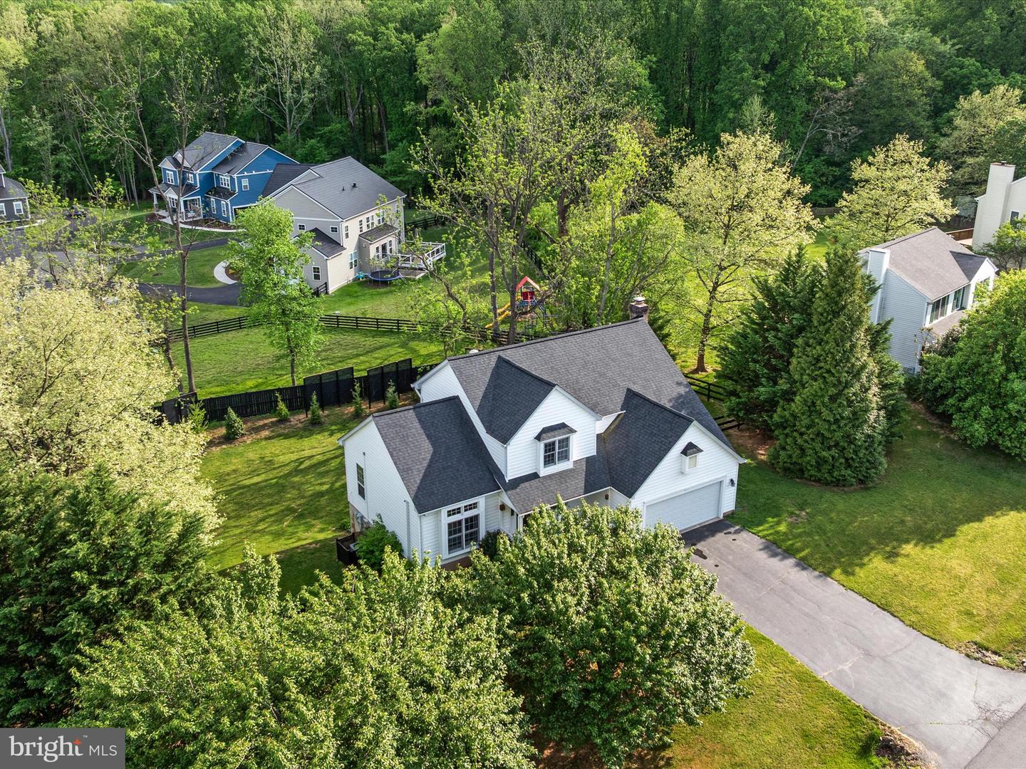 35513 SOURWOOD PL, ROUND HILL, Virginia 20141, 4 Bedrooms Bedrooms, 8 Rooms Rooms,3 BathroomsBathrooms,Residential,For sale,35513 SOURWOOD PL,VALO2095908 MLS # VALO2095908
