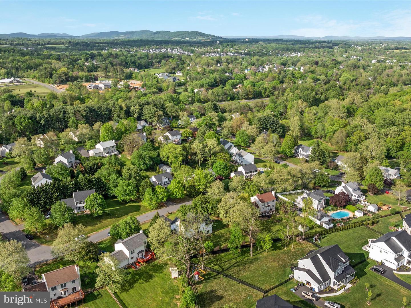 35513 SOURWOOD PL, ROUND HILL, Virginia 20141, 4 Bedrooms Bedrooms, 8 Rooms Rooms,3 BathroomsBathrooms,Residential,For sale,35513 SOURWOOD PL,VALO2095908 MLS # VALO2095908
