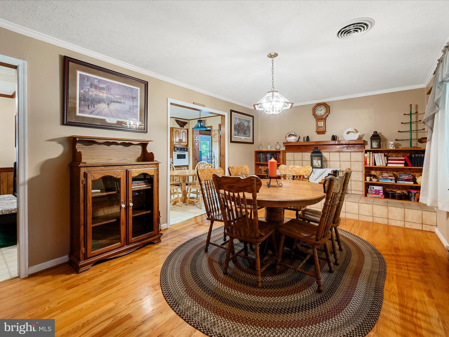 281 LIGHT RD, WINCHESTER, Virginia 22603, 3 Bedrooms Bedrooms, 7 Rooms Rooms,2 BathroomsBathrooms,Residential,For sale,281 LIGHT RD,VAFV2034036 MLS # VAFV2034036