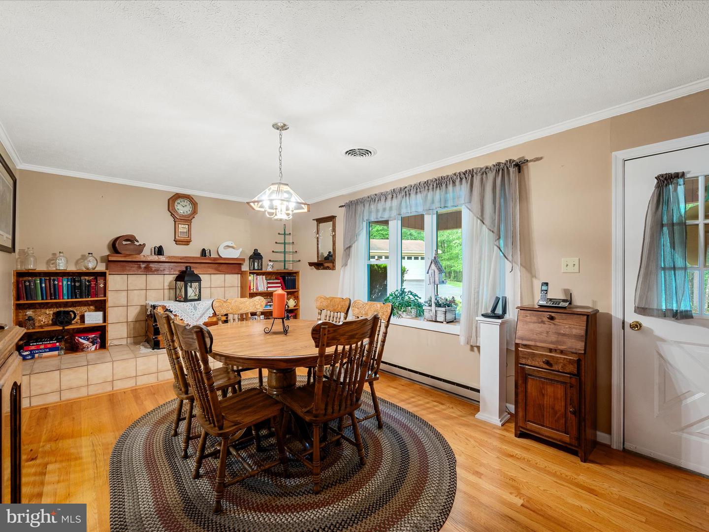 281 LIGHT RD, WINCHESTER, Virginia 22603, 3 Bedrooms Bedrooms, 7 Rooms Rooms,2 BathroomsBathrooms,Residential,For sale,281 LIGHT RD,VAFV2034036 MLS # VAFV2034036