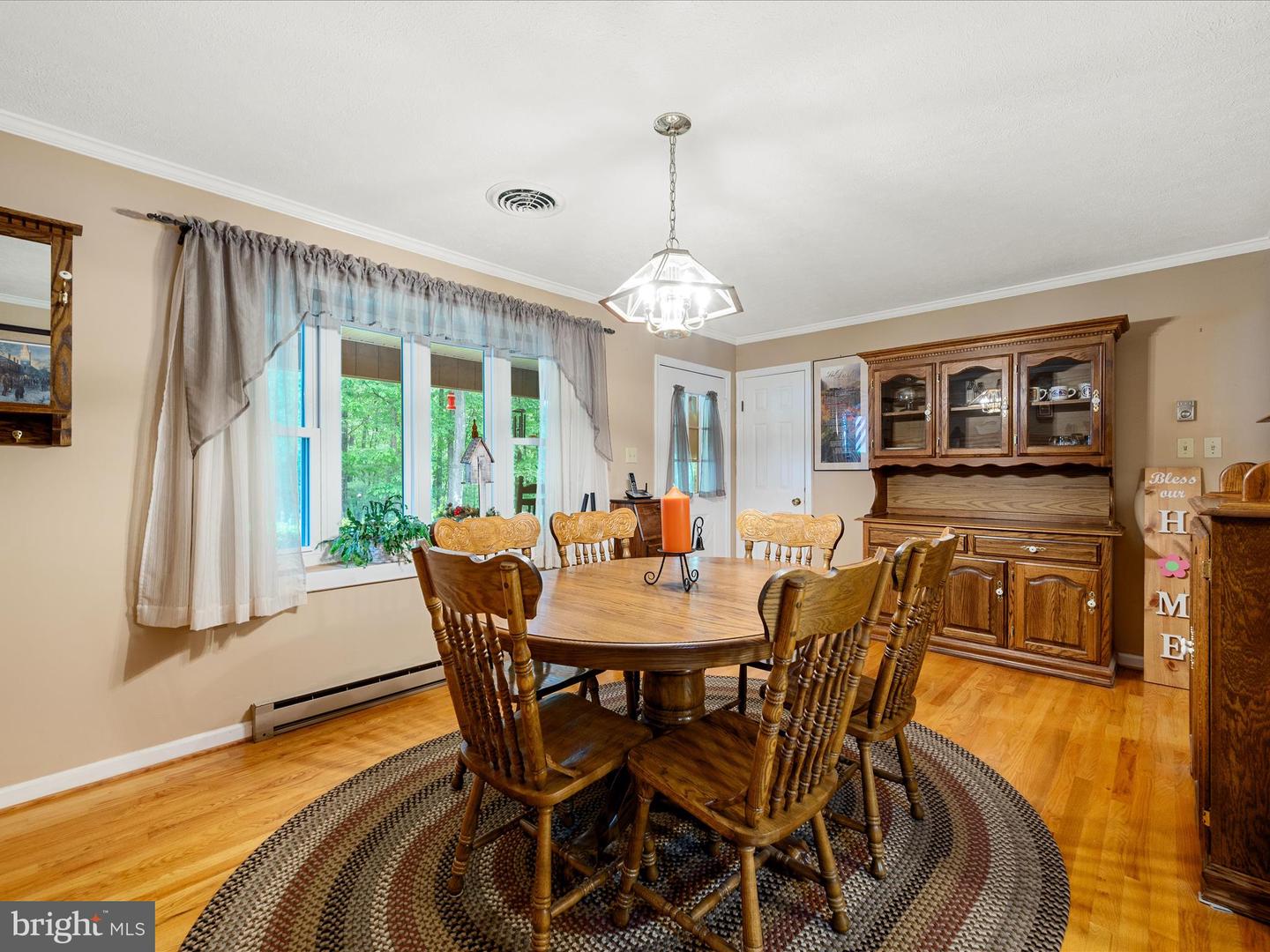 281 LIGHT RD, WINCHESTER, Virginia 22603, 3 Bedrooms Bedrooms, 7 Rooms Rooms,2 BathroomsBathrooms,Residential,For sale,281 LIGHT RD,VAFV2034036 MLS # VAFV2034036