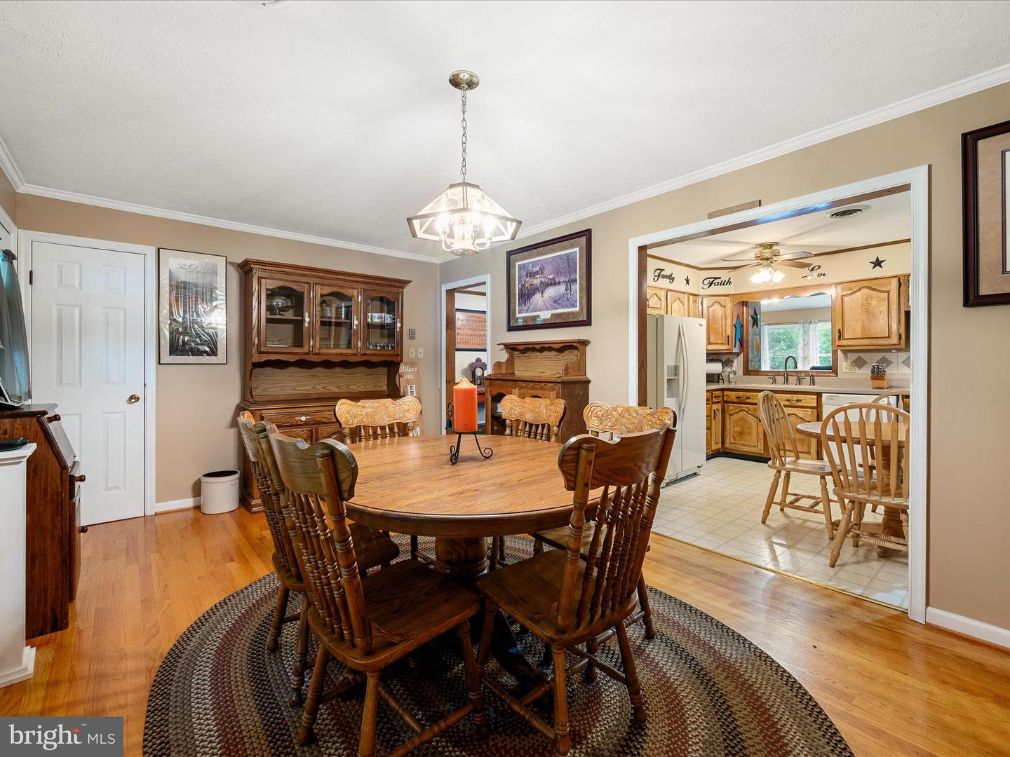 281 LIGHT RD, WINCHESTER, Virginia 22603, 3 Bedrooms Bedrooms, 7 Rooms Rooms,2 BathroomsBathrooms,Residential,For sale,281 LIGHT RD,VAFV2034036 MLS # VAFV2034036