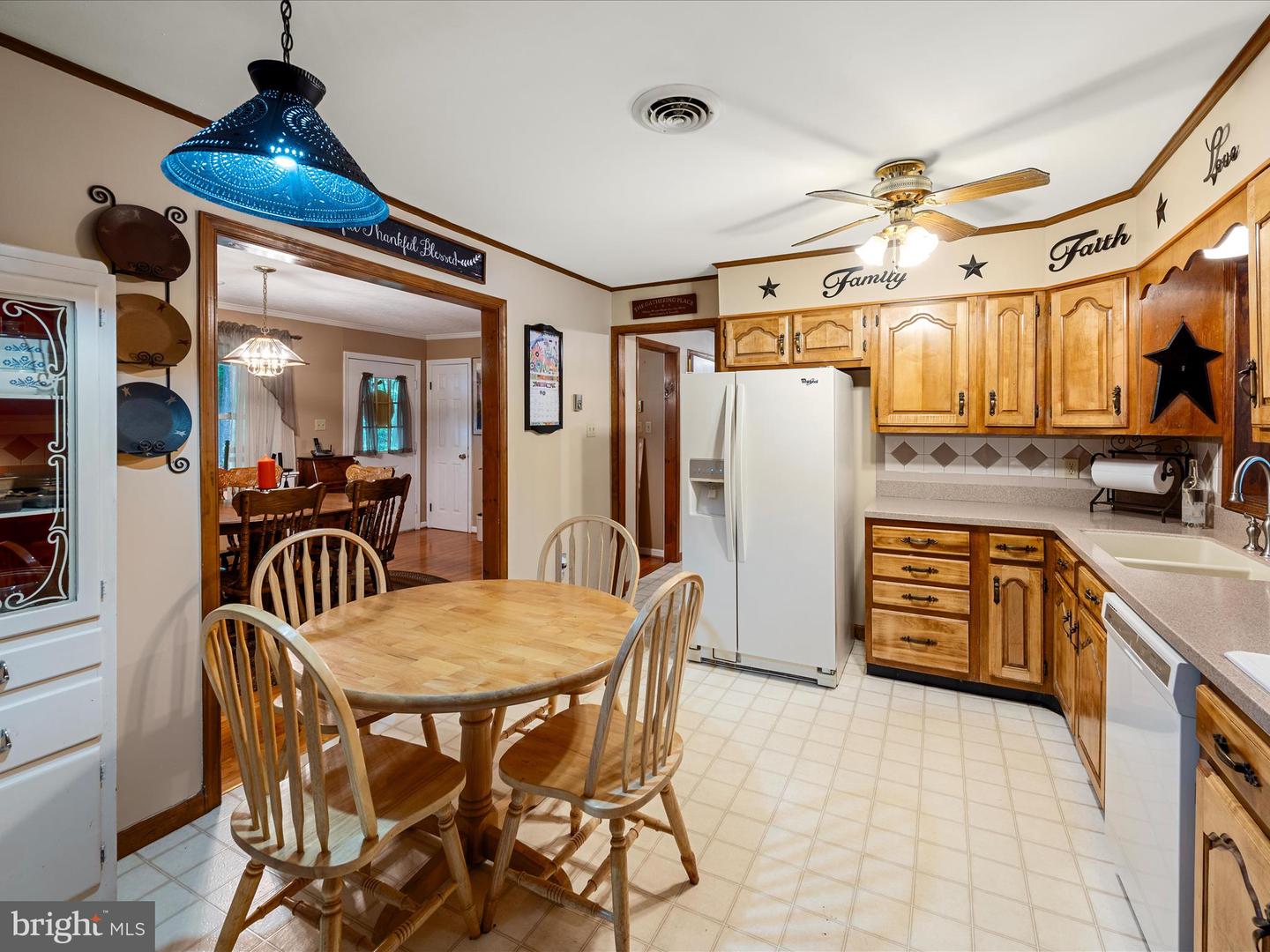 281 LIGHT RD, WINCHESTER, Virginia 22603, 3 Bedrooms Bedrooms, 7 Rooms Rooms,2 BathroomsBathrooms,Residential,For sale,281 LIGHT RD,VAFV2034036 MLS # VAFV2034036