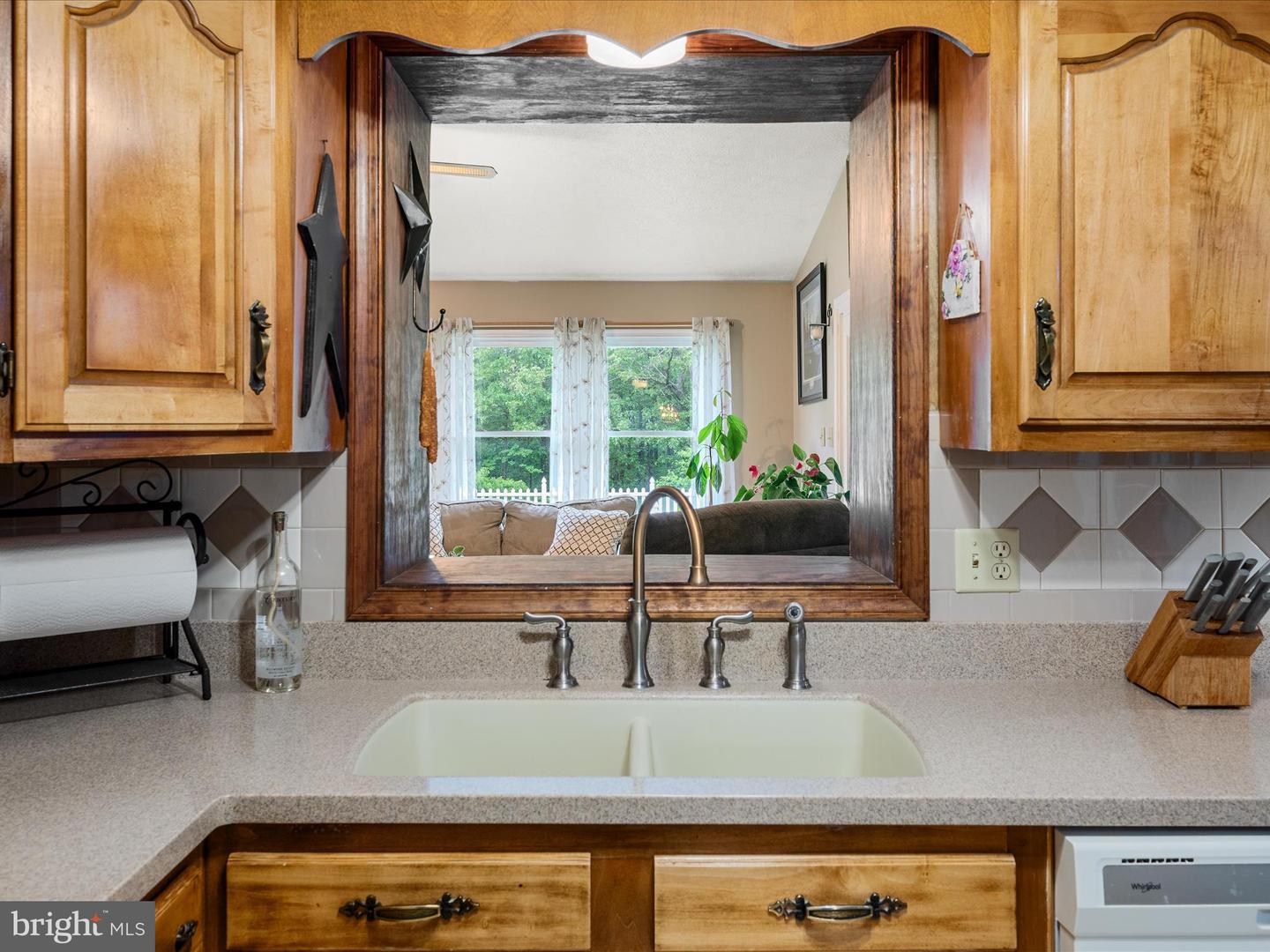 281 LIGHT RD, WINCHESTER, Virginia 22603, 3 Bedrooms Bedrooms, 7 Rooms Rooms,2 BathroomsBathrooms,Residential,For sale,281 LIGHT RD,VAFV2034036 MLS # VAFV2034036