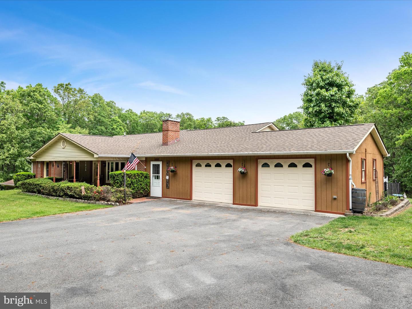 281 LIGHT RD, WINCHESTER, Virginia 22603, 3 Bedrooms Bedrooms, 7 Rooms Rooms,2 BathroomsBathrooms,Residential,For sale,281 LIGHT RD,VAFV2034036 MLS # VAFV2034036
