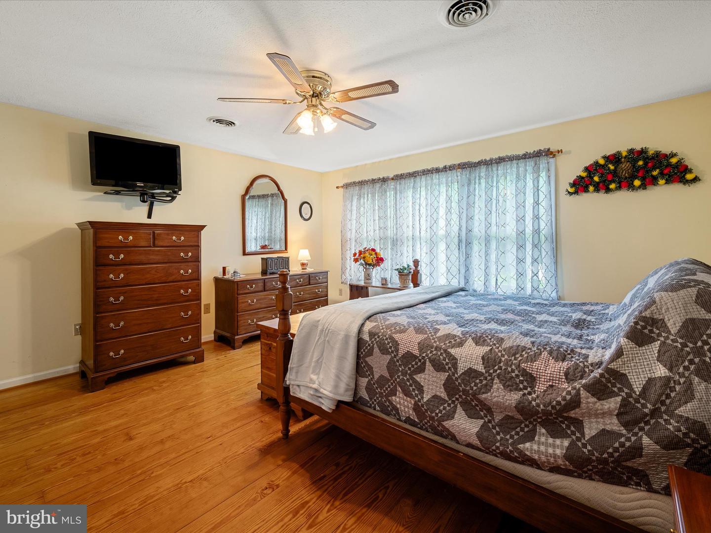 281 LIGHT RD, WINCHESTER, Virginia 22603, 3 Bedrooms Bedrooms, 7 Rooms Rooms,2 BathroomsBathrooms,Residential,For sale,281 LIGHT RD,VAFV2034036 MLS # VAFV2034036