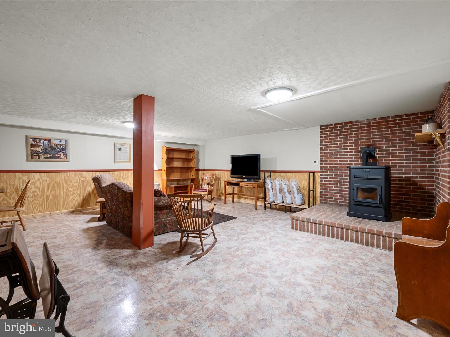 281 LIGHT RD, WINCHESTER, Virginia 22603, 3 Bedrooms Bedrooms, 7 Rooms Rooms,2 BathroomsBathrooms,Residential,For sale,281 LIGHT RD,VAFV2034036 MLS # VAFV2034036