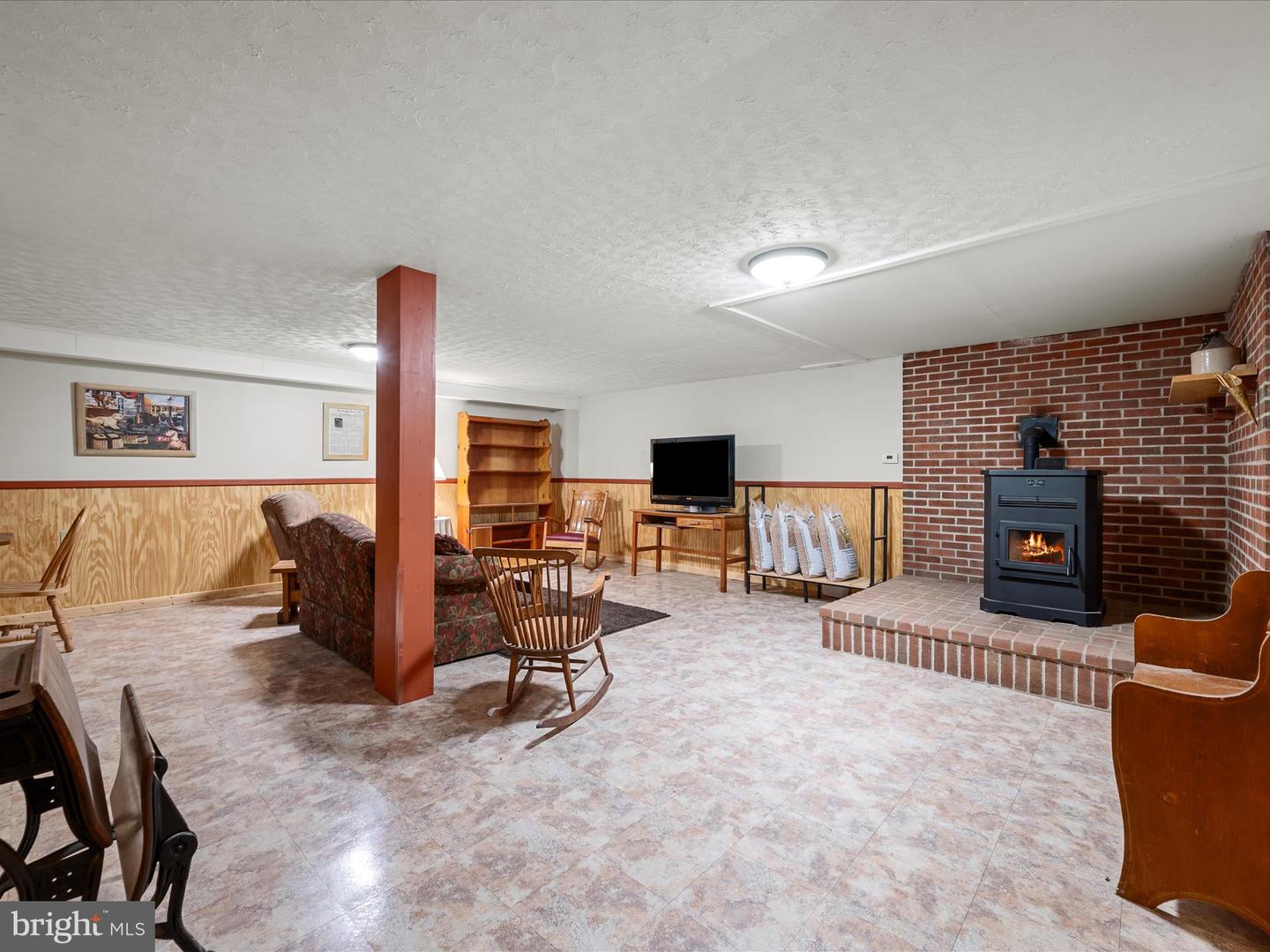 281 LIGHT RD, WINCHESTER, Virginia 22603, 3 Bedrooms Bedrooms, 7 Rooms Rooms,2 BathroomsBathrooms,Residential,For sale,281 LIGHT RD,VAFV2034036 MLS # VAFV2034036