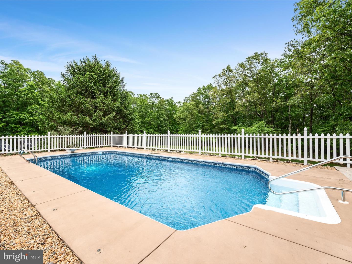 281 LIGHT RD, WINCHESTER, Virginia 22603, 3 Bedrooms Bedrooms, 7 Rooms Rooms,2 BathroomsBathrooms,Residential,For sale,281 LIGHT RD,VAFV2034036 MLS # VAFV2034036
