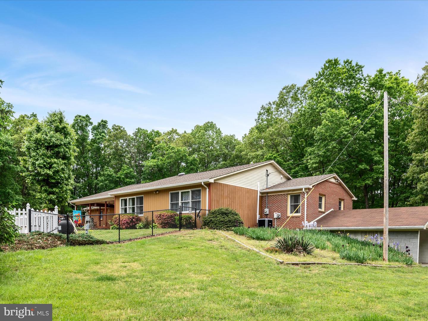 281 LIGHT RD, WINCHESTER, Virginia 22603, 3 Bedrooms Bedrooms, 7 Rooms Rooms,2 BathroomsBathrooms,Residential,For sale,281 LIGHT RD,VAFV2034036 MLS # VAFV2034036