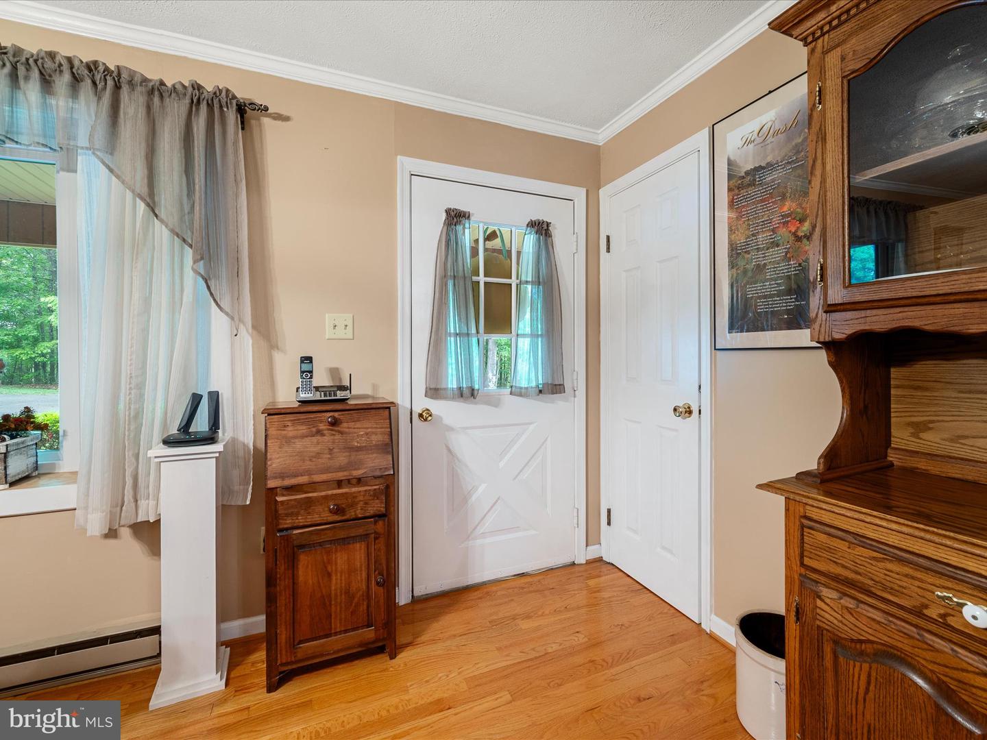 281 LIGHT RD, WINCHESTER, Virginia 22603, 3 Bedrooms Bedrooms, 7 Rooms Rooms,2 BathroomsBathrooms,Residential,For sale,281 LIGHT RD,VAFV2034036 MLS # VAFV2034036