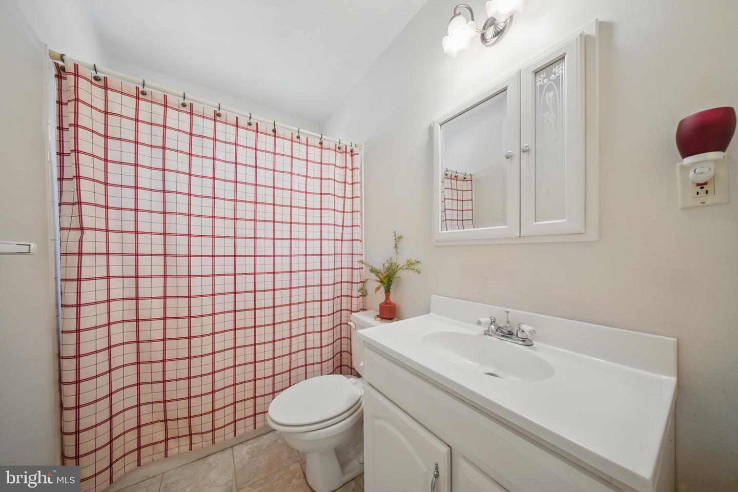 19007 RED OAK LN, TRIANGLE, Virginia 22172, 4 Bedrooms Bedrooms, ,2 BathroomsBathrooms,Residential,For sale,19007 RED OAK LN,VAPW2094482 MLS # VAPW2094482